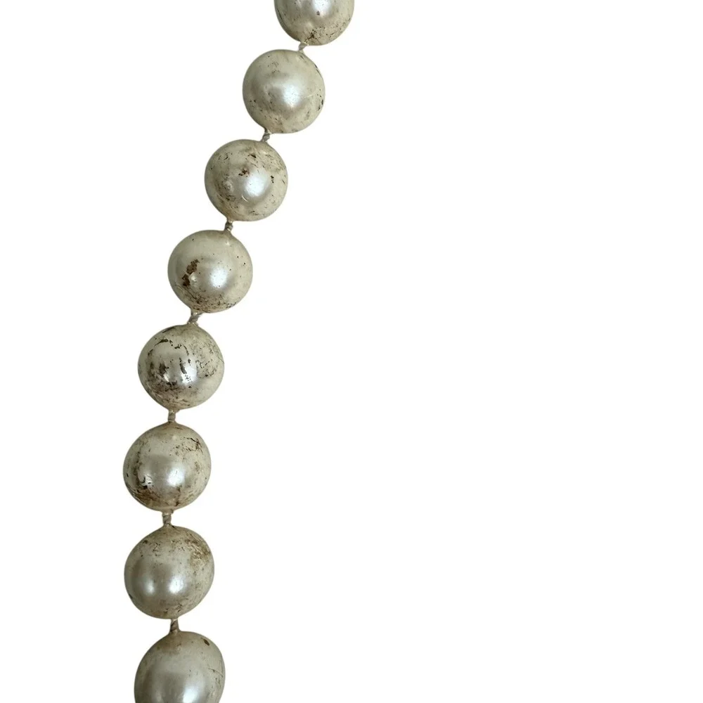 Vintage Classic Faux Pearl Necklace Cream Speckled Colored Costume Jewelry 18 in
